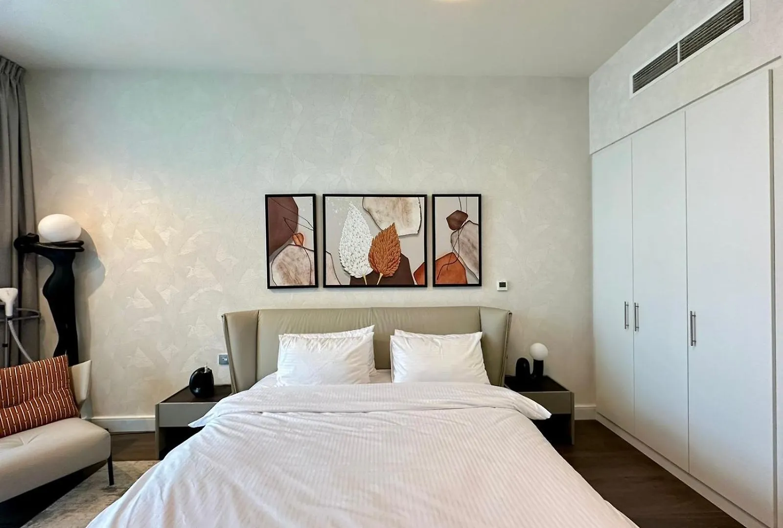 Dubai Canal View And Burj Khalifa View Studio In Business Bay Apartment