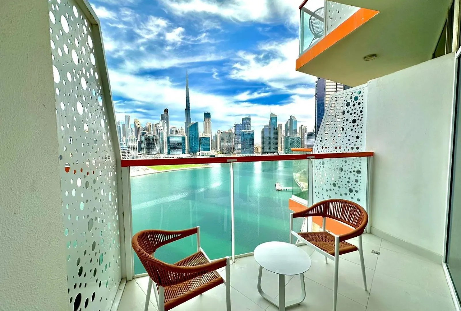 Apartment Dubai Canal View And Burj Khalifa View Studio In Business Bay United Arab Emirates