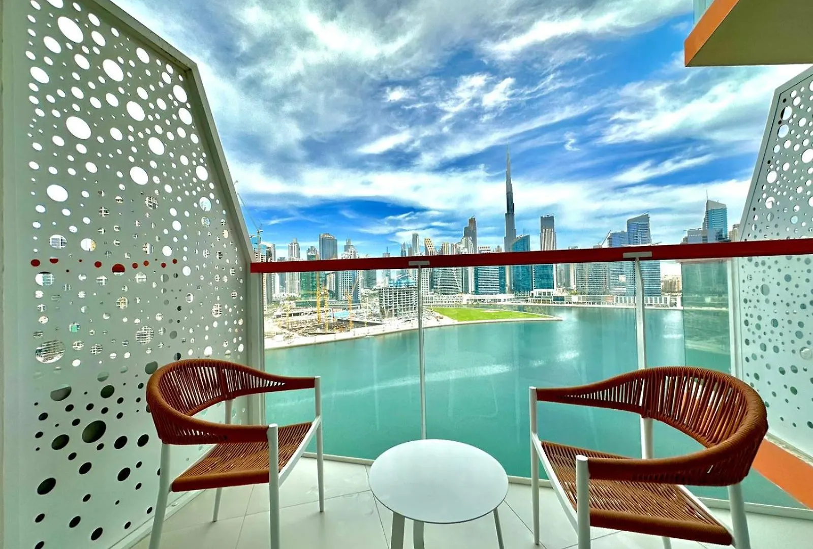 Dubai Canal View And Burj Khalifa View Studio In Business Bay 0*,