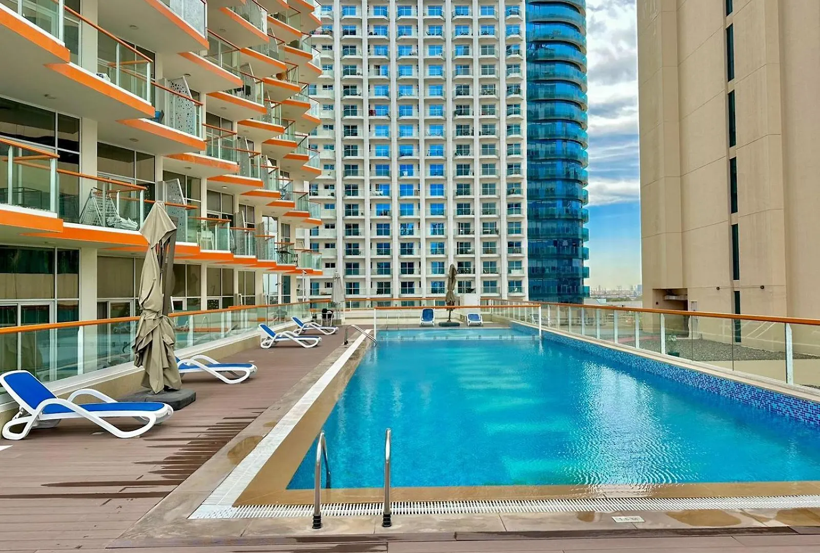 Dubai Canal View And Burj Khalifa View Studio In Business Bay Apartment