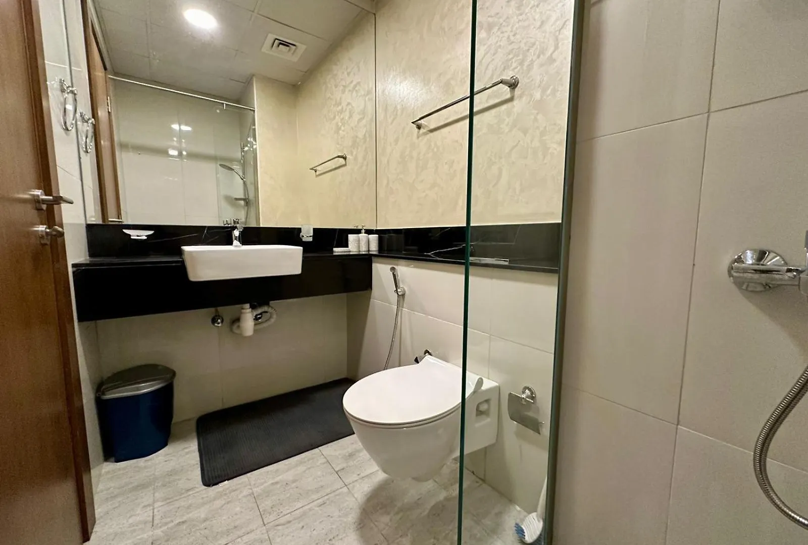 Dubai Canal View And Burj Khalifa View Studio In Business Bay Apartment