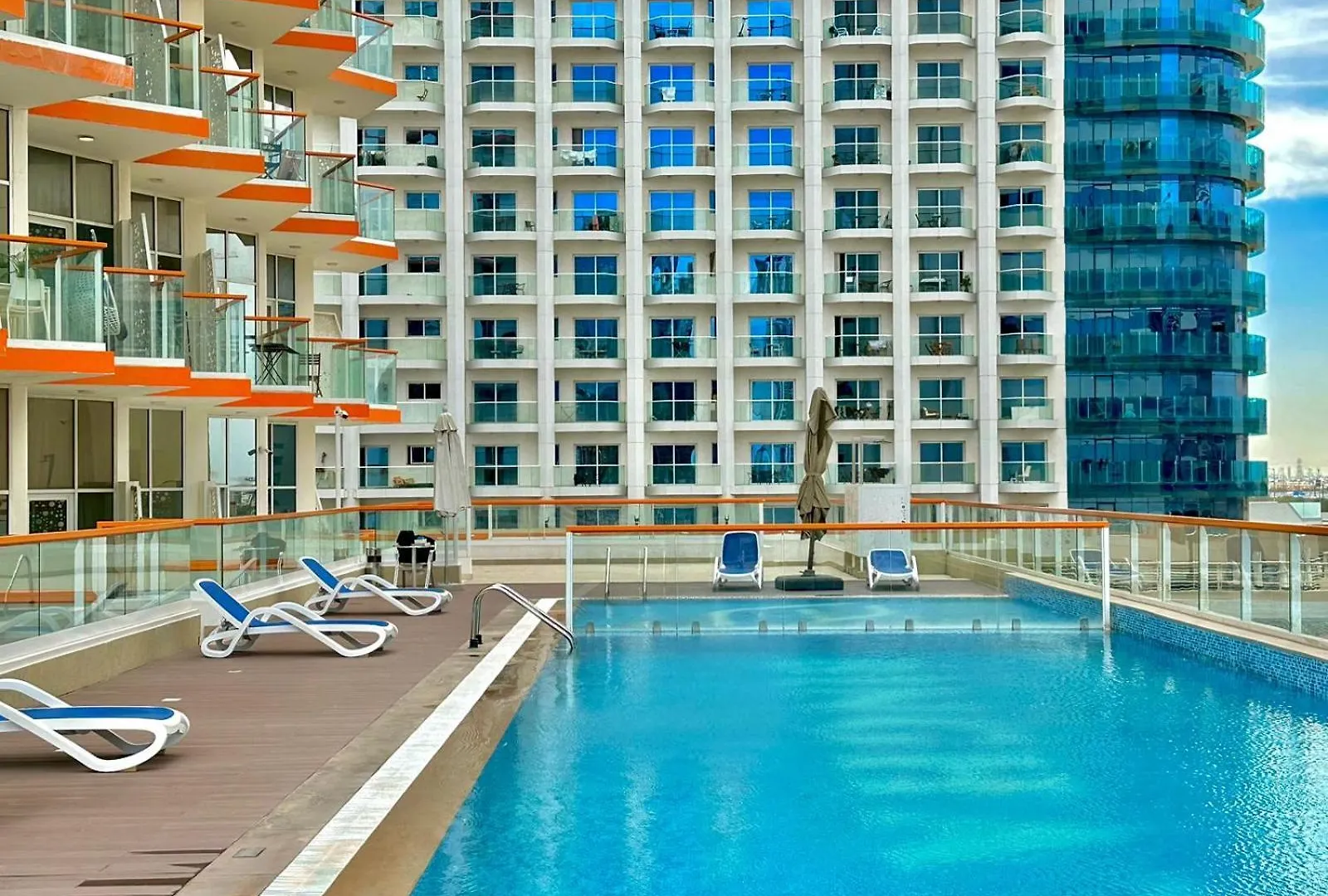 Dubai Canal View And Burj Khalifa View Studio In Business Bay United Arab Emirates