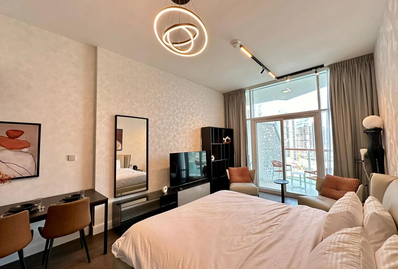 Dubai Canal View And Burj Khalifa View Studio In Business Bay United Arab Emirates